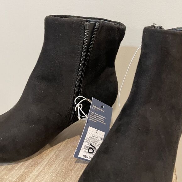 Universal Thread Women's Black Ankle Booties Faux Suede Heels Boots Size 7 NEW - Picture 4 of 11